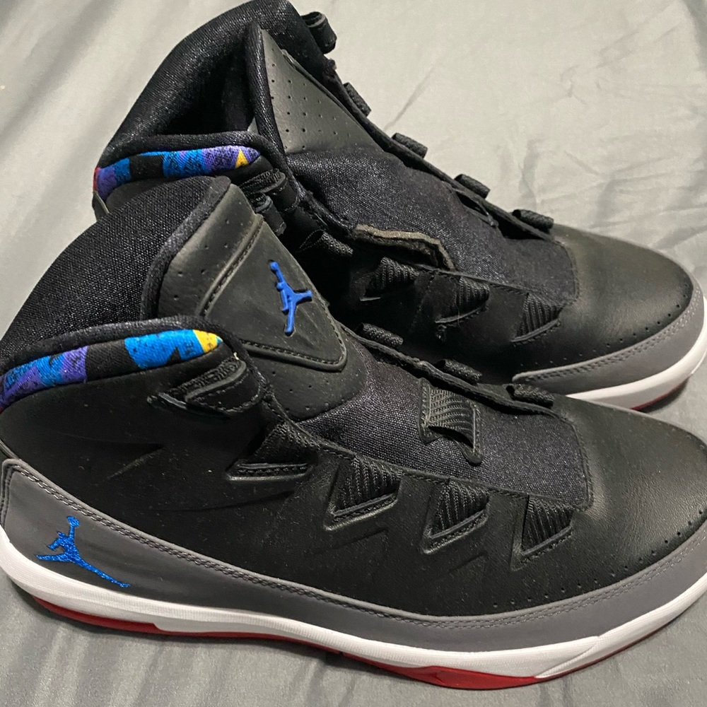 Air Jordan Deluxe. 807717-035. Never worn